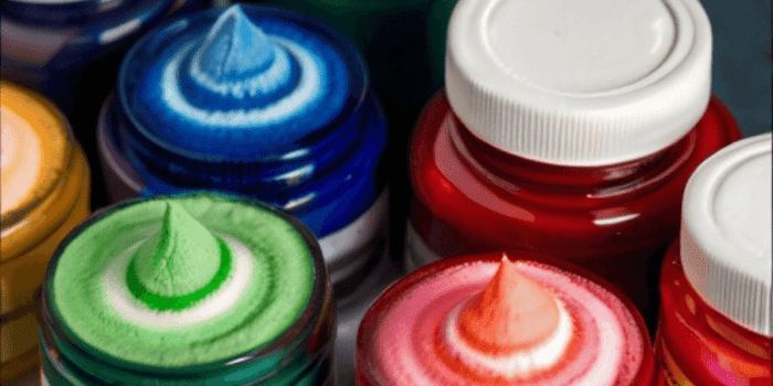 Can food coloring expire