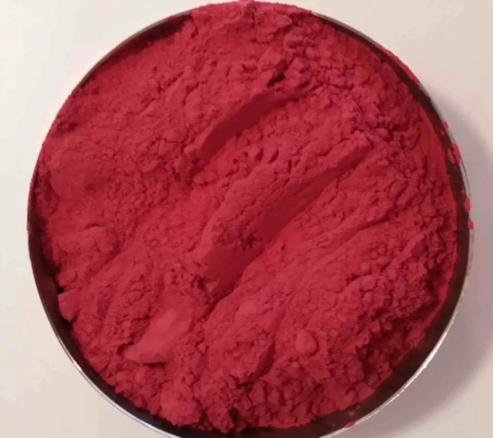 Beet powder as food coloring