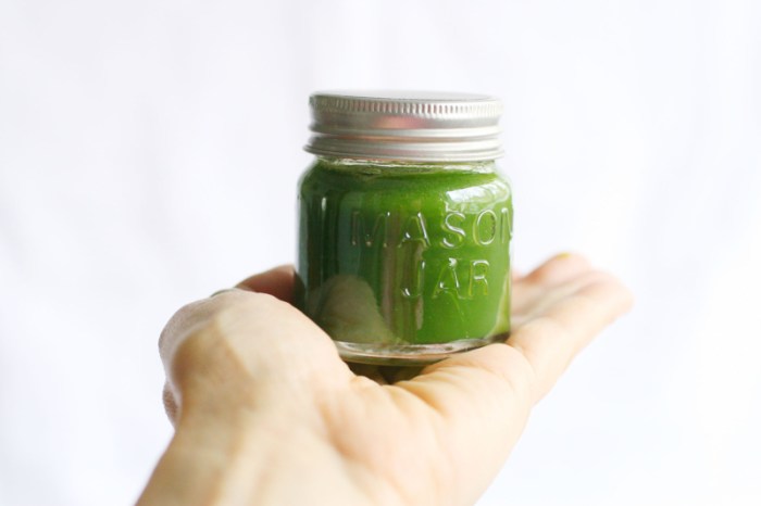 Homemade green food coloring