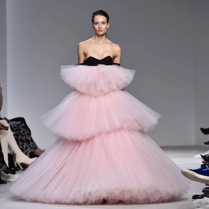 Giambattista valli wedding dress