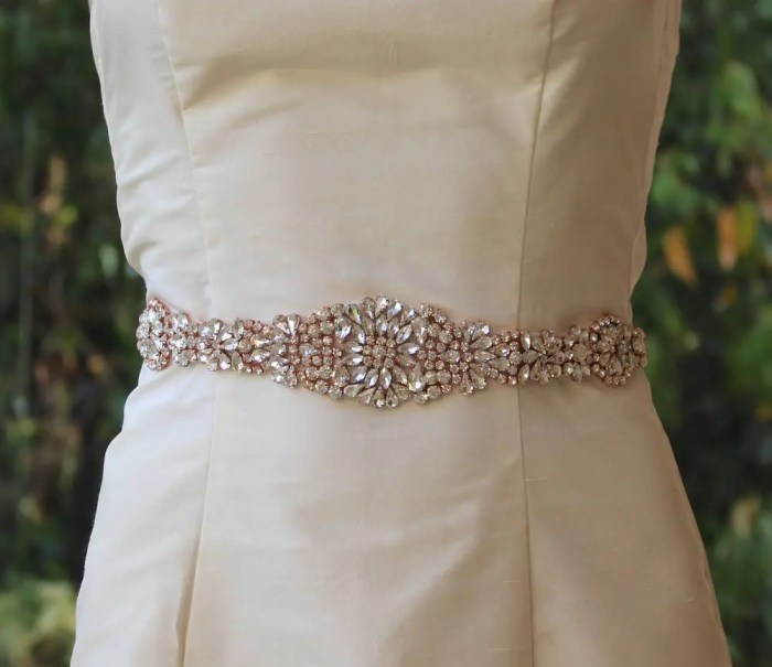 Gold belt for wedding dress